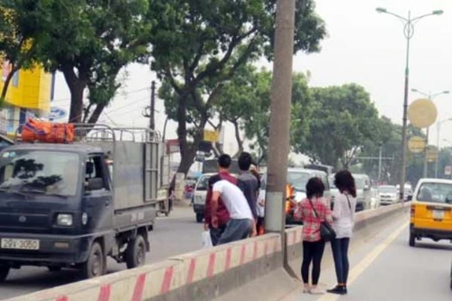 Phạt nghiêm người đi bộ vi phạm an toàn giao thông