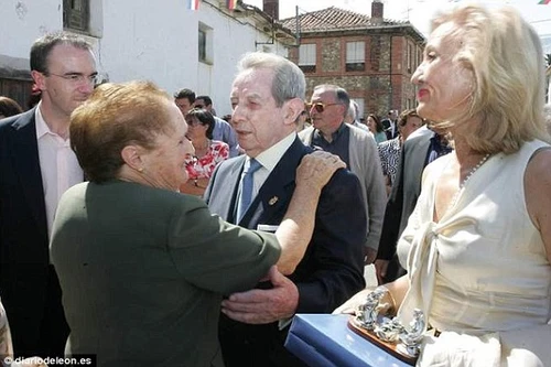 Đại gia qua đời, dân làng bỗng dưng thành triệu phú