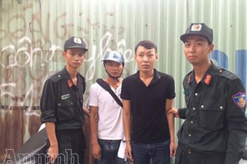 Đi nộp phạt vi phạm giao thông vẫn mang theo ma túy để sử dụng