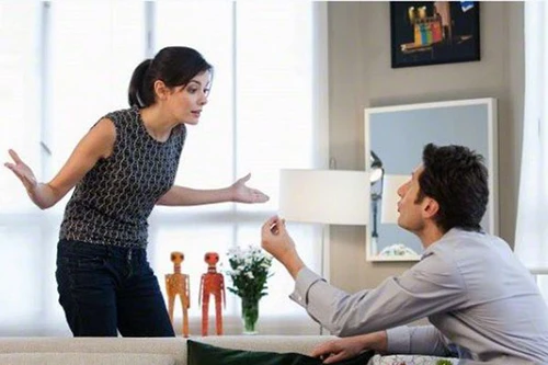 Người yêu cũ của chồng – người vợ nào cũng khó chịu