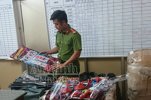 Vì lợi nhuận, bất chấp nguy hiểm của trẻ để buôn hàng cấm