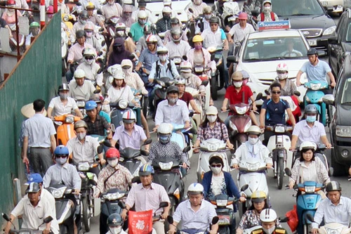 Dừng thu phí đường bộ với xe máy là hợp lý