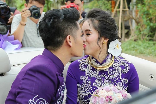Lê Phương và chồng trẻ không ngừng thể hiện tình yêu tại lễ cưới