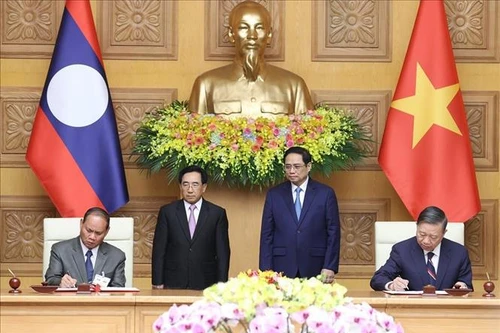 Việt Nam - Lào: Củng cố và tăng cường quan hệ vĩ đại, đoàn kết đặc biệt, hợp tác toàn diện 