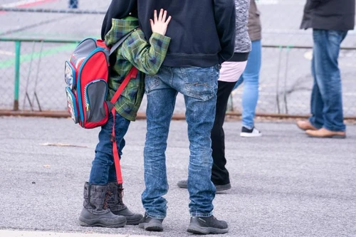 Cách giúp trẻ giảm căng thẳng khi trở lại trường học sau đợt nghỉ dịch kéo dài 