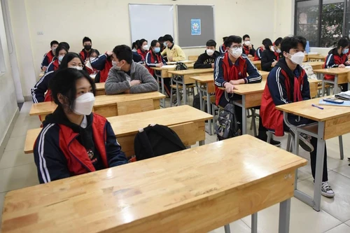 Học sinh Hà Nội náo nức đến trường 