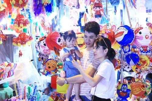 Phố cổ Hà Nội rộn ràng đón Tết Trung thu