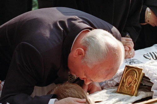 Cựu lãnh đạo Liên Xô Mikhail Gorbachev - mẫu hình người chồng lý tưởng