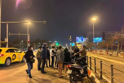 Xuyên đêm theo Tổ công tác 141 chặn "bão"