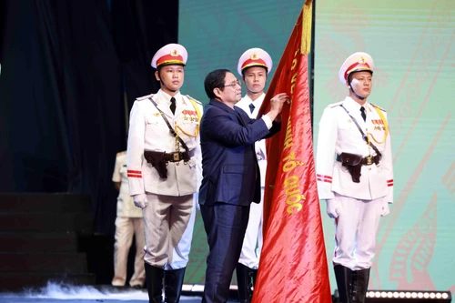 Lực lượng Cảnh sát nhân dân đón nhận Huân chương Hồ Chí Minh 