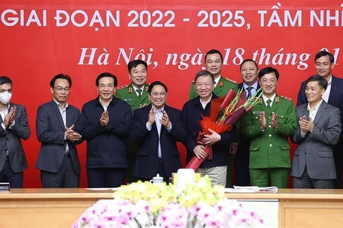 Thủ tướng Phạm Minh Chính: Lấy người dân làm trung tâm, nỗ lực thúc đẩy chuyển đổi số quốc gia 