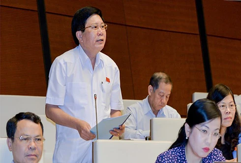 Cảnh báo nguy cơ ô nhiễm nghiêm trọng vì chất thải nguy hại đi từ tỉnh này qua tỉnh khác