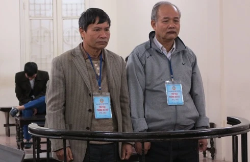 Chủ tịch xã tạo dựng hồ sơ rút tiền Nhà nước