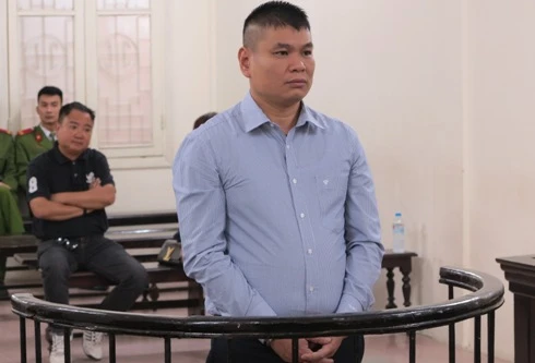 Dùng súng bắn người từ việc sàm sỡ phụ nữ ở quán bar