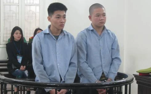 Bản án nghiêm khắc cho 2 kẻ nhấc, đẩy cô gái trẻ từ tầng 2 xuống đất