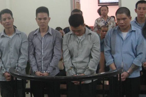 Nữ bị cáo buôn ma túy vác "bụng bầu" ra tòa lĩnh án chung thân