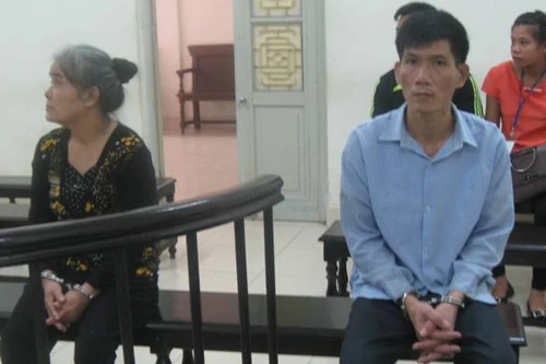 Bị bắt quả tang vẫn liều lĩnh ném thư nhờ đồng bọn nhận tội thay