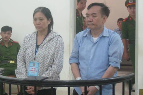 Cặp vợ chồng "tung hứng" để chiếm hàng chục tỷ đồng