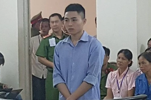 Đánh bạn cùng phòng chỉ vì rửa bát đũa không sạch 