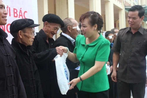 Quyết tìm cơ chế gỡ khó cho y tế vùng cao