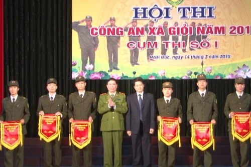 Sôi nổi hội thi Công an xã giỏi 2015