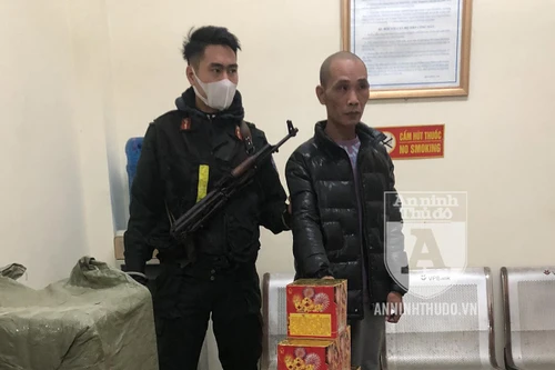 Cảnh sát Cơ động chặn bắt ô tô chở 250 kg pháo nổ 'tuồn' vào Hà Nội