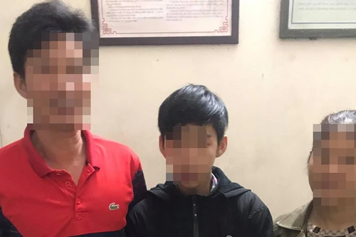 Thiếu niên mê game được cảnh sát liên hệ gia đình tới 'giải cứu'