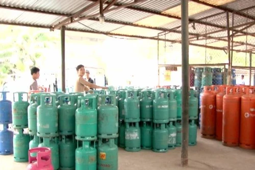 Kho gas chân cầu Thanh Trì - Tiềm ẩn nguy cơ cháy nổ cao