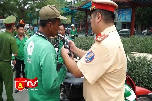 Phát hiện, xử lý trên 78.000 trường hợp vi phạm nồng độ cồn trong 9 tháng đầu năm