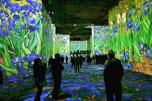 [ẢNH] Độc đáo Triển lãm số: "Đưa hơi thở" hiện đại vào những kiệt tác bất hủ của Van Gogh