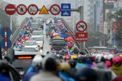 [ẢNH] "Ám ảnh" nhìn lại đường Lê Văn Lương những ngày tắc kinh hoàng