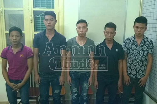 Bắt ổ nhóm cưỡng đoạt tiền của lái, phụ xe khách bến Mỹ Đình