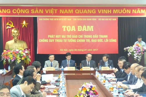 Phát huy vai trò báo chí trong đấu tranh chống suy thoái tư tưởng chính trị, đạo đức, lối sống