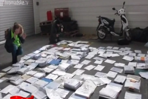 Nhiều tài liệu được tìm thấy tại dinh thự của cựu tổng thống Yanukovych