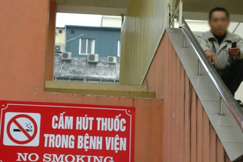 Kiểm tra việc cấm hút thuốc lá tại công sở