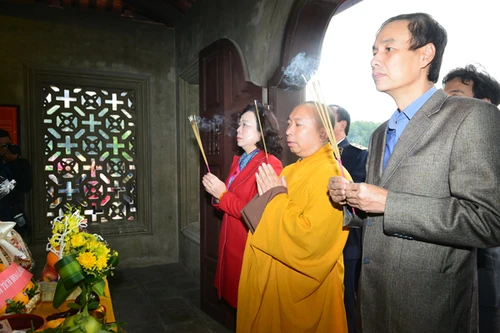 Lãnh đạo TP dâng hương tưởng niệm Tổng đốc Thành Hà Nội Nguyễn Tri Phương