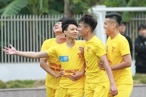 [ẢNH] Loạt trận 10h sáng 20-12