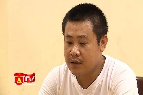 Liều mình tạt đầu ô tô, vờ tai nạn để cưỡng đoạt tài sản