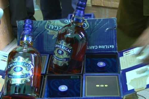 Thu giữ 61 thùng rượu ngoại nhập lậu 