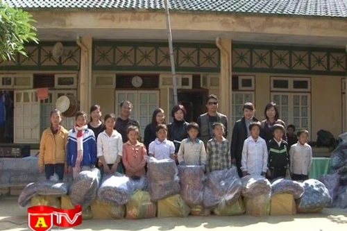 Nâng bước chân trên con đường đến lớp gập ghềnh