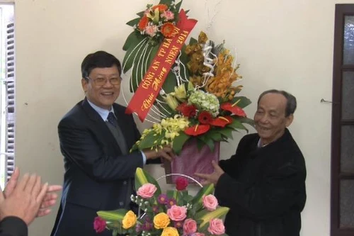 Lãnh đạo CATP Hà Nội chúc mừng Giáng sinh đồng bào công giáo 