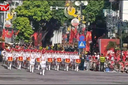 Các khối diễu binh, diễu hành di chuyển ra các tuyến phố Hà Nội 