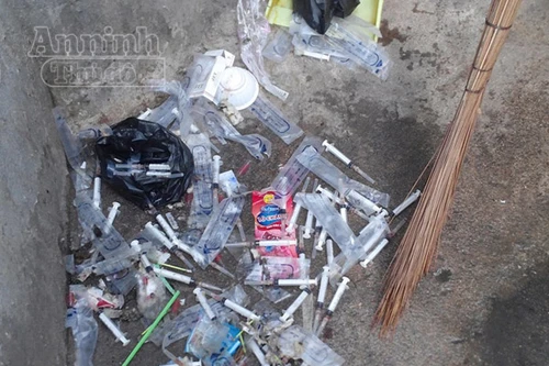 Ám ảnh những con hẻm đầy rác bơm kim tiêm
