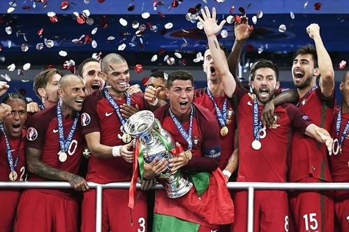 Đánh bại chủ nhà Pháp, Bồ Đào Nha lần đầu vô địch EURO