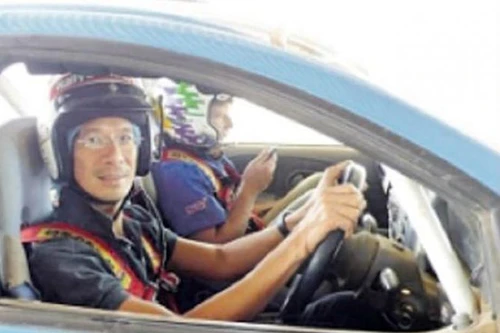 Trực thăng rơi vì bão, tỷ phú Philippines tử nạn