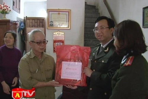 CAQ Hoàng Mai tri ân gia đình các liệt sỹ nguyên là thanh niên CATP