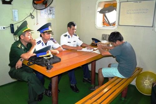 Cướp biển hút thuốc lá mang tem Việt Nam khi tấn công tàu Sunrise 689