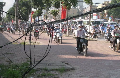 Thòng lọng trên đường Khuất Duy Tiến