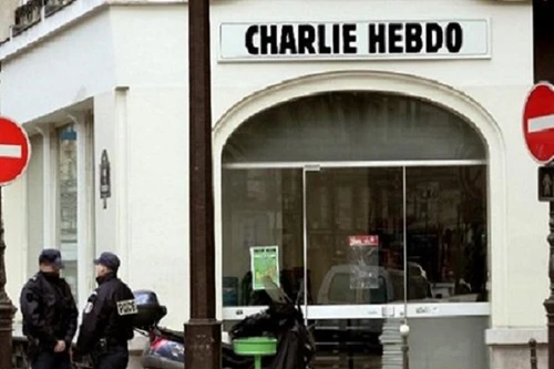 Charlie Hebdo phát hành số báo định kỳ đầu tiên 