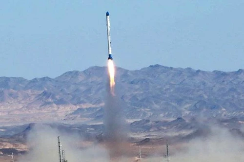 Iran phóng thành công vệ tinh quan sát lên quỹ đạo